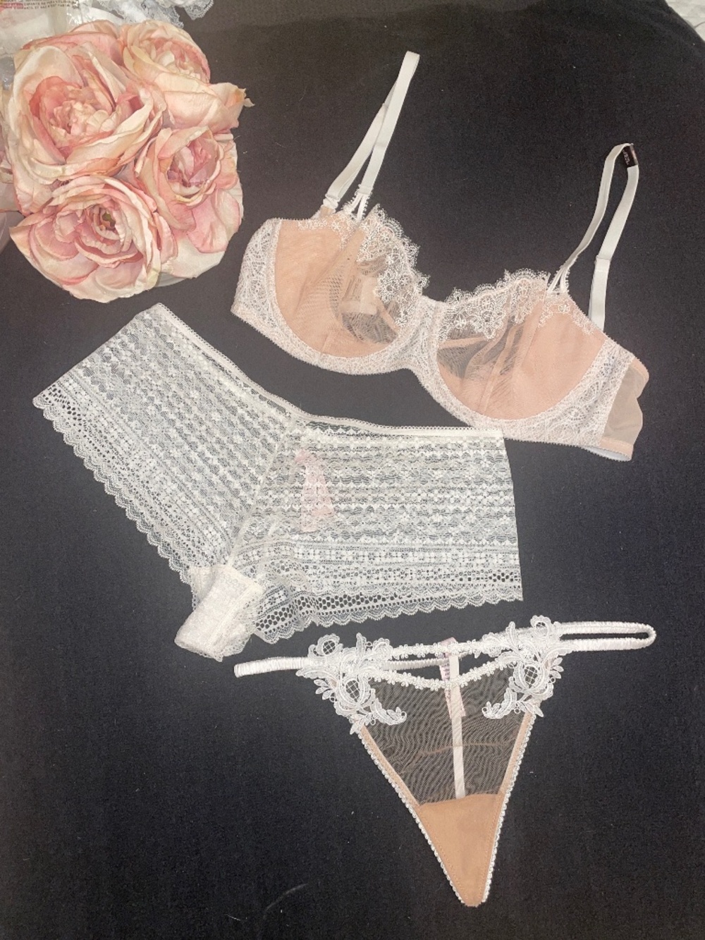Victorias Secret Cream/Nude Embroidered Set-Boy Short/V-String/ Push Up Bra